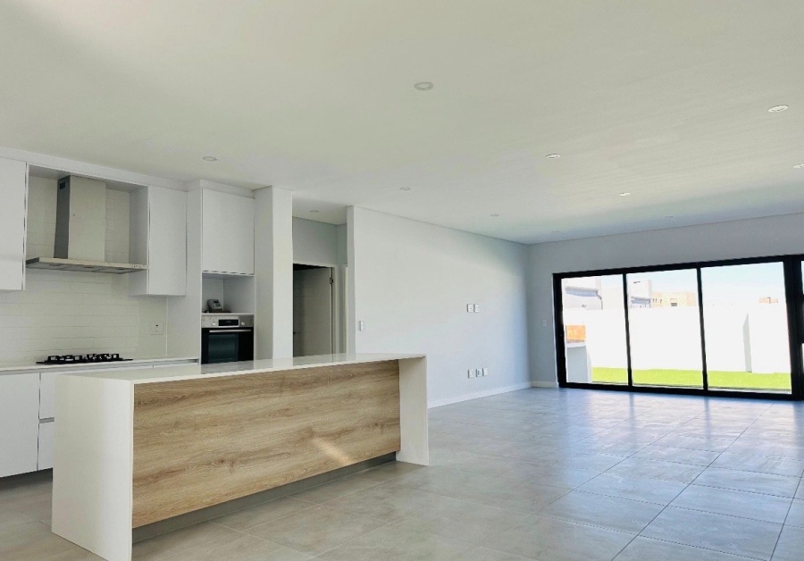 3 Bedroom Property for Sale in Sandown Western Cape